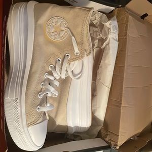 Women’s Converse Move Hi in colors Farro/White/ Sesame 🔥size 11